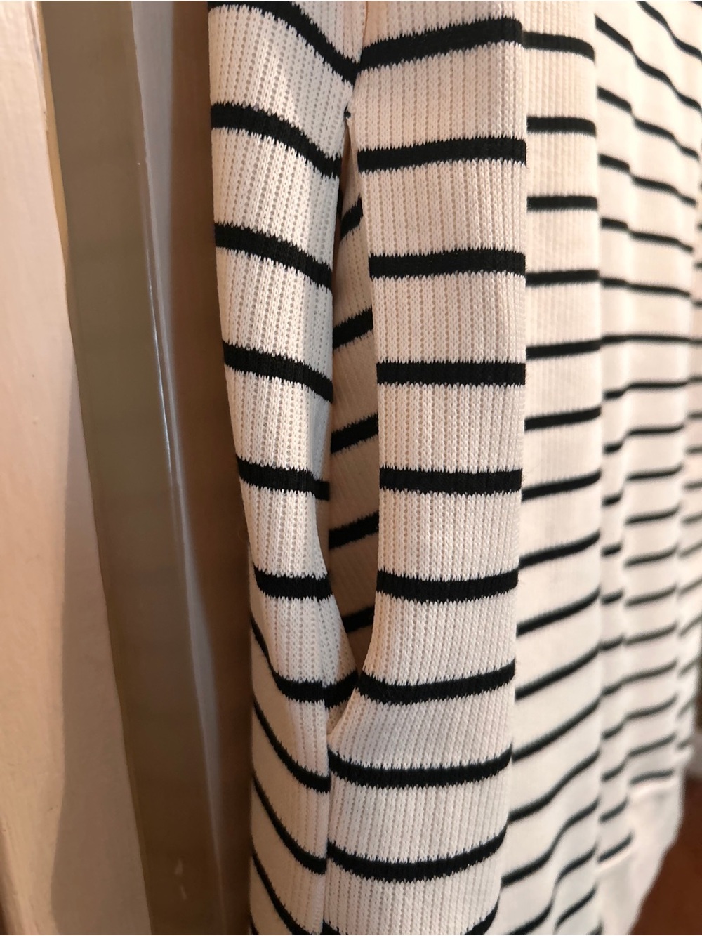 entro Cream and Black Striped Sleeveless Knit Top with Zip - Picture 4 of 4